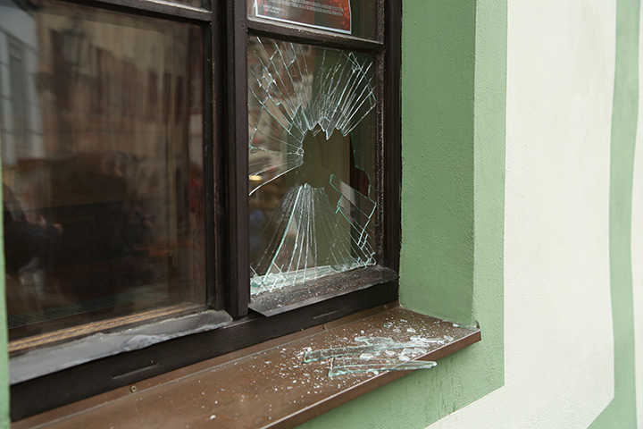 A2B Glass are able to board up broken windows while they are being repaired in Gravesend.